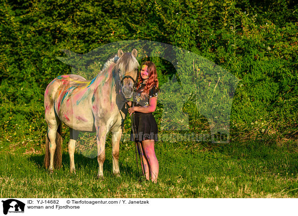 woman and Fjordhorse / YJ-14682