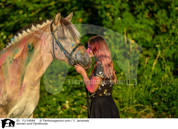 woman and Fjordhorse / YJ-14684