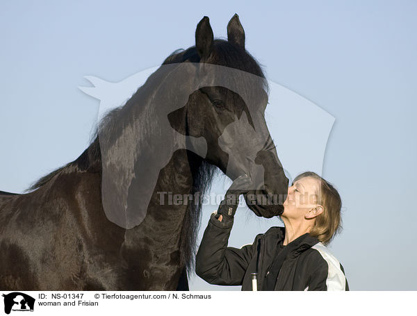 Frau mit Friese / woman and Frisian / NS-01347