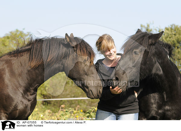 Frau mit Pferden / woman with horses / AP-07055