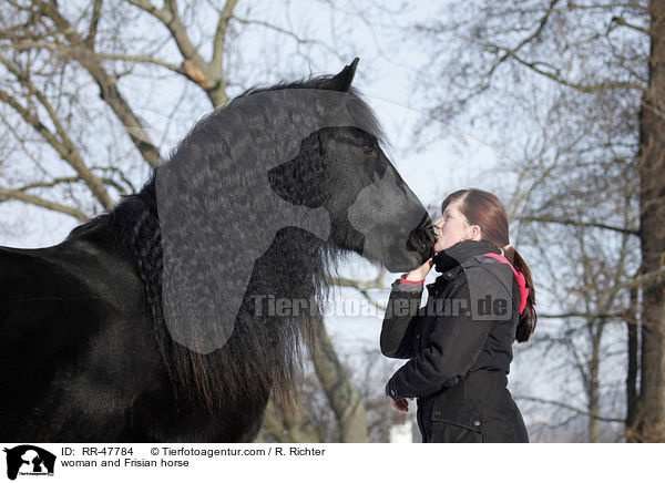 Frau und Friese / woman and Frisian horse / RR-47784