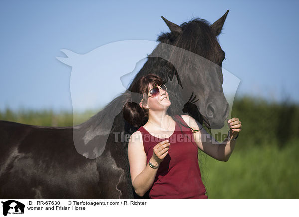 Frau und Friese / woman and Frisian Horse / RR-67630