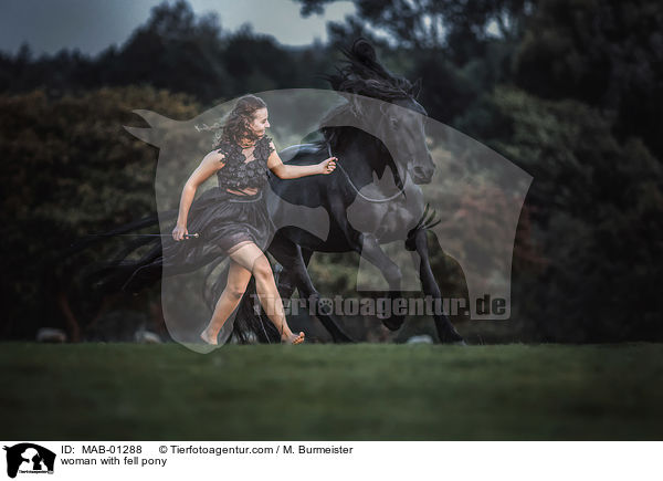 woman with fell pony / MAB-01288