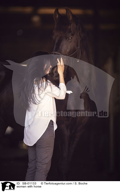 Frau mit Pferd / woman with horse / SB-01133
