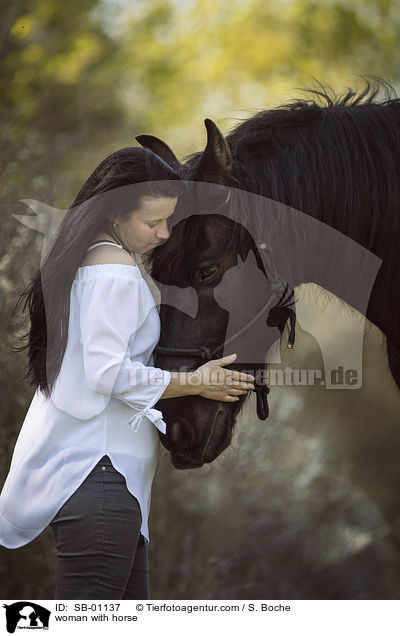 Frau mit Pferd / woman with horse / SB-01137