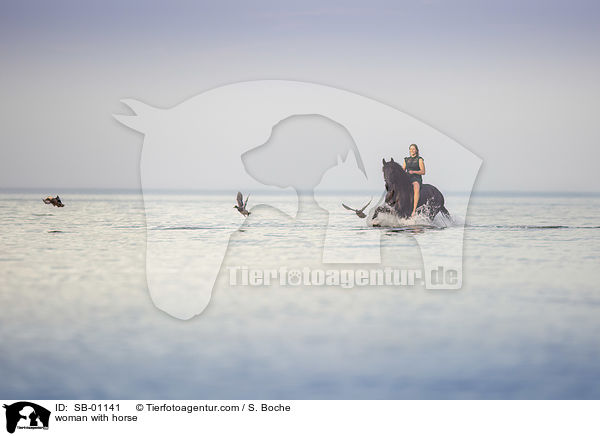 woman with horse / SB-01141