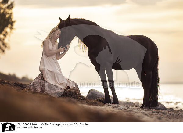 Frau mit Pferd / woman with horse / SB-01144