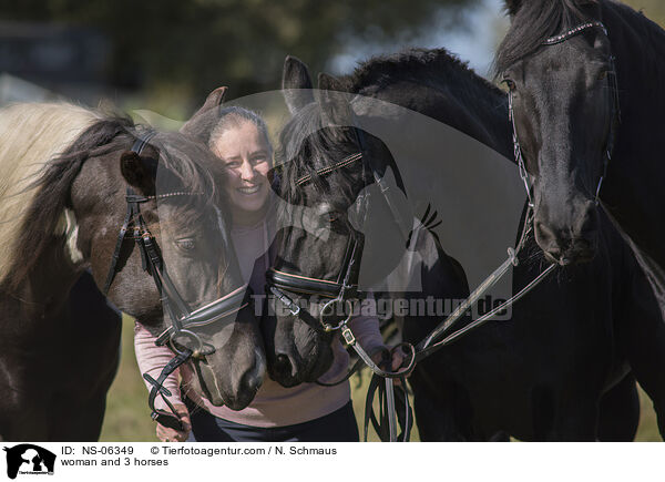 Frau und 3 Pferde / woman and 3 horses / NS-06349