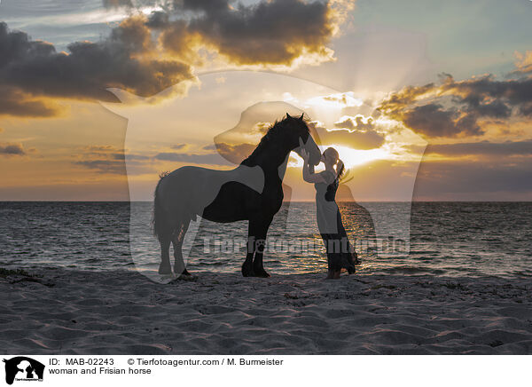 woman and Frisian horse / MAB-02243