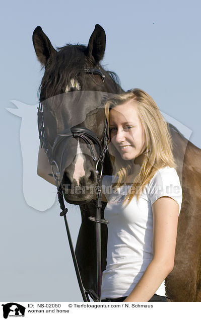 Frau und Deutsches Reitpferd / woman and horse / NS-02050