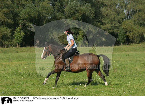 Pferd und Reiterin / riding horsewoman / SS-03124