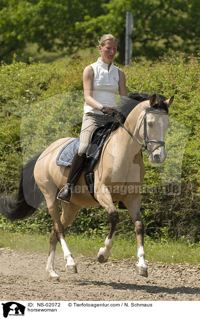 horsewoman / NS-02072