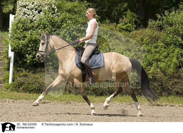 horsewoman / NS-02085