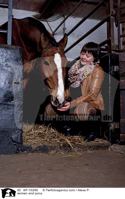 Frau und Deutsches Reitpony / woman and pony / AP-10299