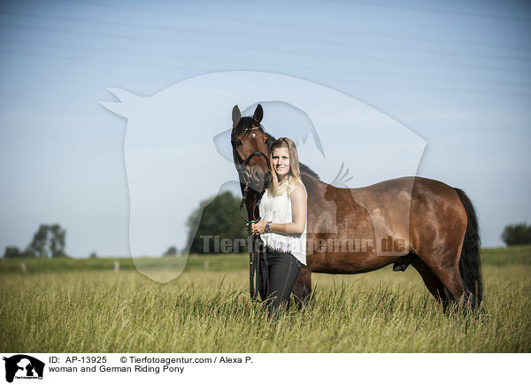 Frau und Deutsches Reitpony / woman and German Riding Pony / AP-13925