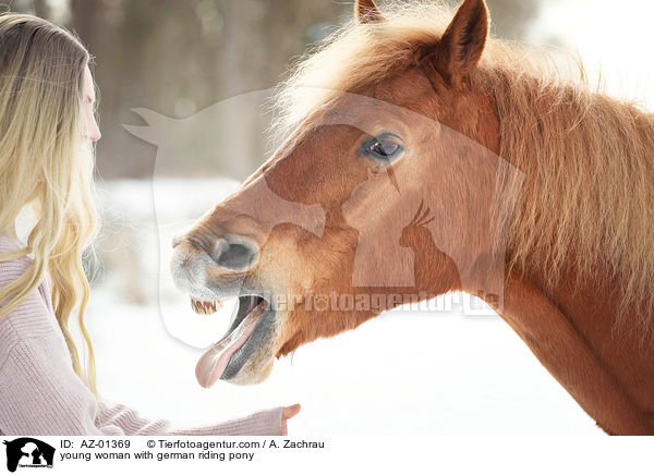 junge Frau mit Deutschem Reitppony / young woman with german riding pony / AZ-01369