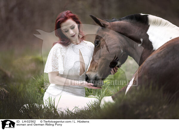 woman and German Riding Pony / LH-02562