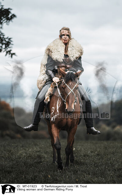 Viking woman and German Riding Pony / MT-01923