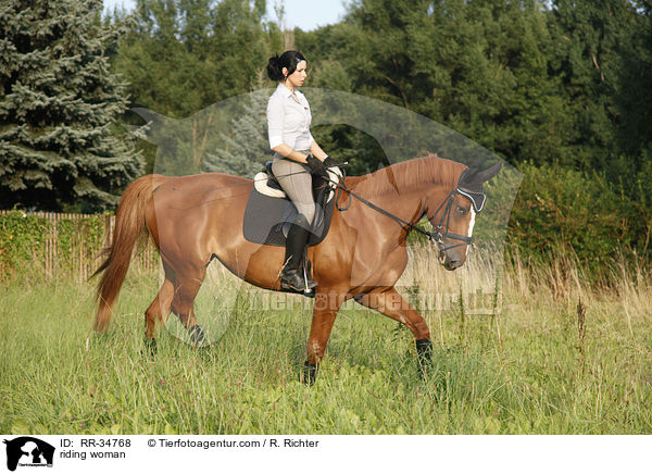Freizeitreiten / riding woman / RR-34768