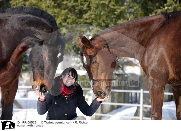 Frau mit Pferden / woman with horses / RR-50522