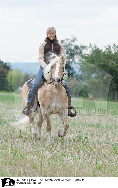 Frau mit Haflinger / woman with horse / AP-03862