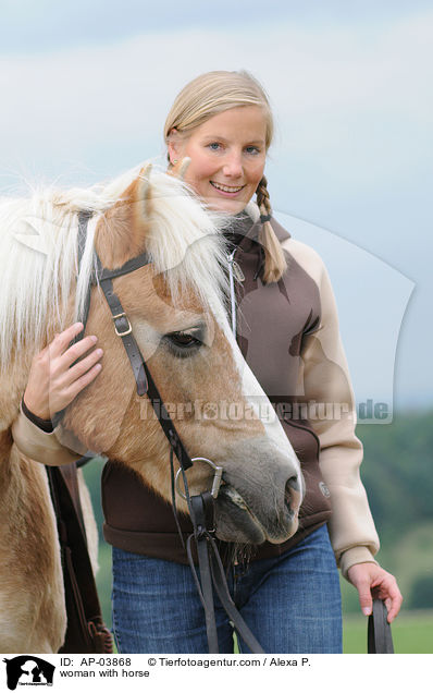 Frau mit Haflinger / woman with horse / AP-03868