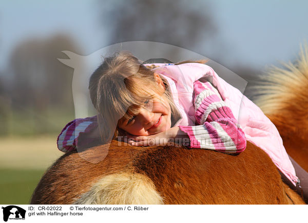Mdchen mit Haflinger / girl with Haflinger horse / CR-02022