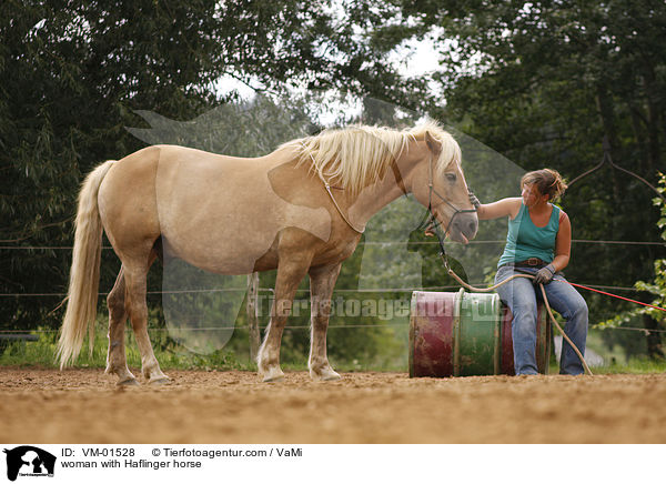 woman with Haflinger horse / VM-01528