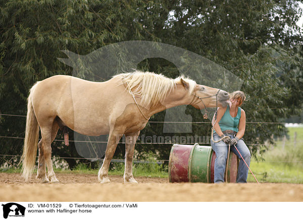 Frau mit Haflinger / woman with Haflinger horse / VM-01529