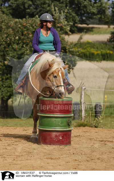 Frau mit Haflinger / woman with Haflinger horse / VM-01537