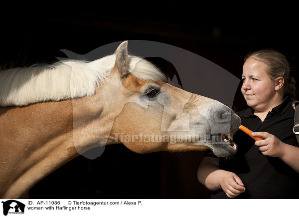 Frau mit Haflinger / woman with Haflinger horse / AP-11086