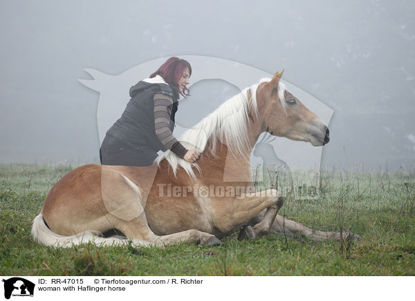 Frau mit Haflinger / woman with Haflinger horse / RR-47015
