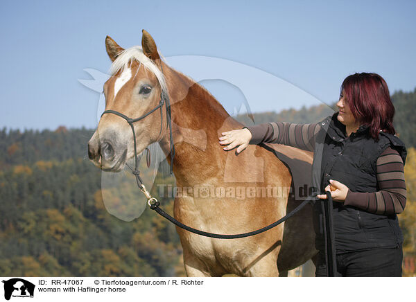 Frau mit Haflinger / woman with Haflinger horse / RR-47067