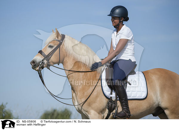 Frau mit Haflinger / woman with Haflinger / NS-05806
