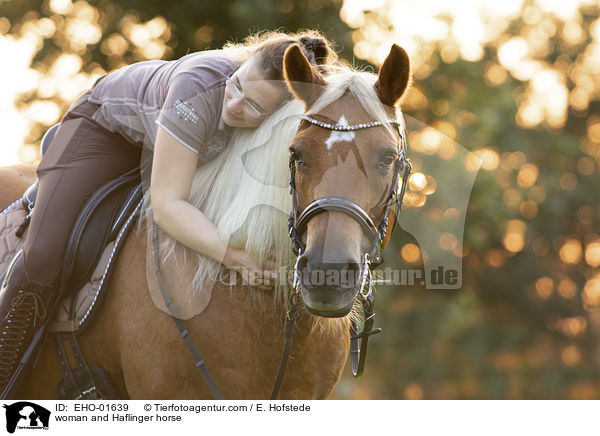 Frau und Haflinger / woman and Haflinger horse / EHO-01639