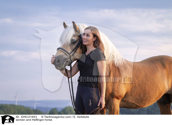 Frau und Haflinger / woman and Haflinger horse / EHO-01643