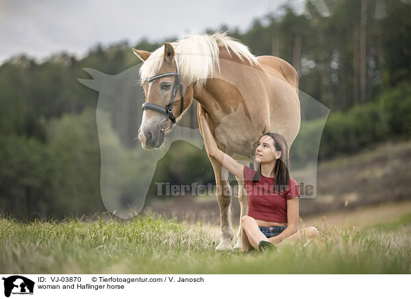 Frau und Haflinger / woman and Haflinger horse / VJ-03870