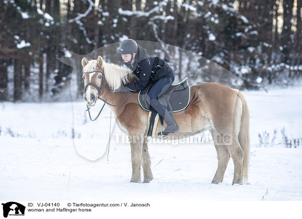 Frau und Haflinger / woman and Haflinger horse / VJ-04140