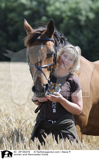 Frau und Hannoveraner / woman and Hanoverian horse / AP-06278
