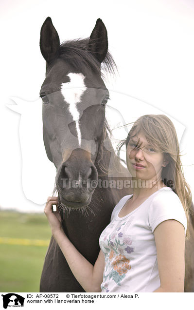 Frau mit Hannoveraner / woman with Hanoverian horse / AP-08572