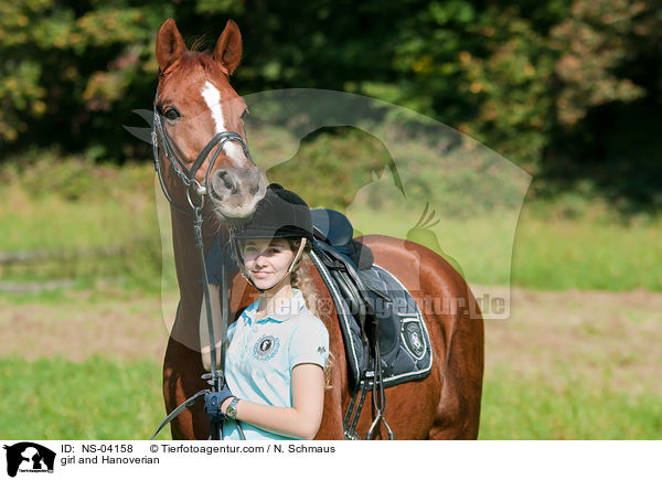 Mdchen und Hannoveraner / girl and Hanoverian / NS-04158