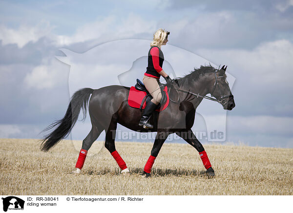 Freizeitreiten / riding woman / RR-38041