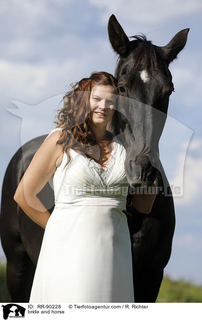 Braut und Pferd / bride and horse / RR-90228