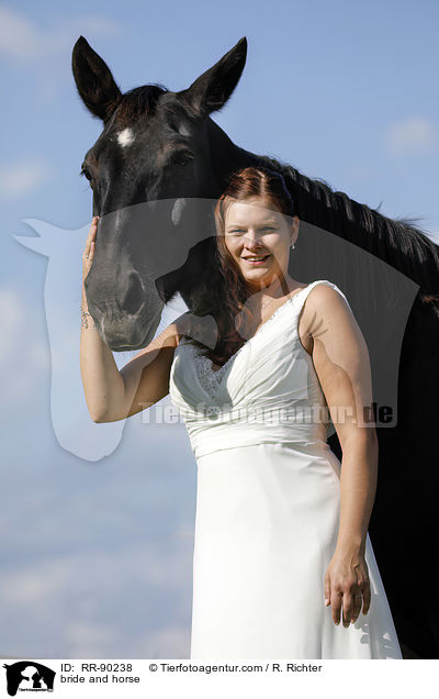 Braut und Pferd / bride and horse / RR-90238