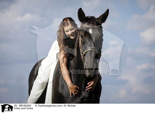 Braut und Pferd / bride and horse / RR-90263