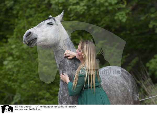 Frau und Hispano-Araber / woman and half-blood / NN-05660