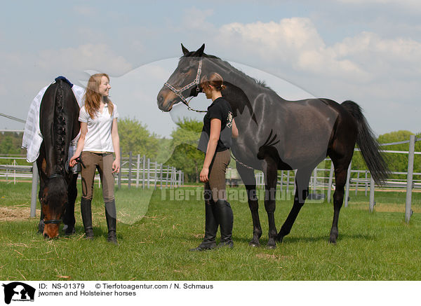 Frauen und Holsteiner / jwomen and Holsteiner horses / NS-01379