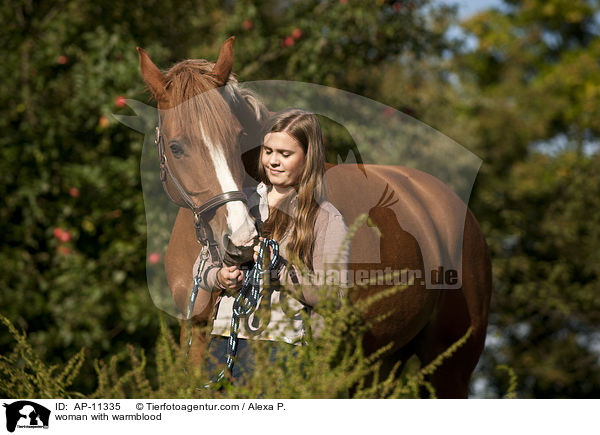 woman with warmblood / AP-11335