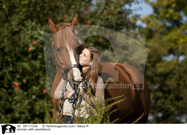 woman with warmblood / AP-11336
