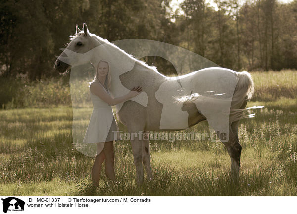 Frau mit Holsteiner / woman with Holstein Horse / MC-01337